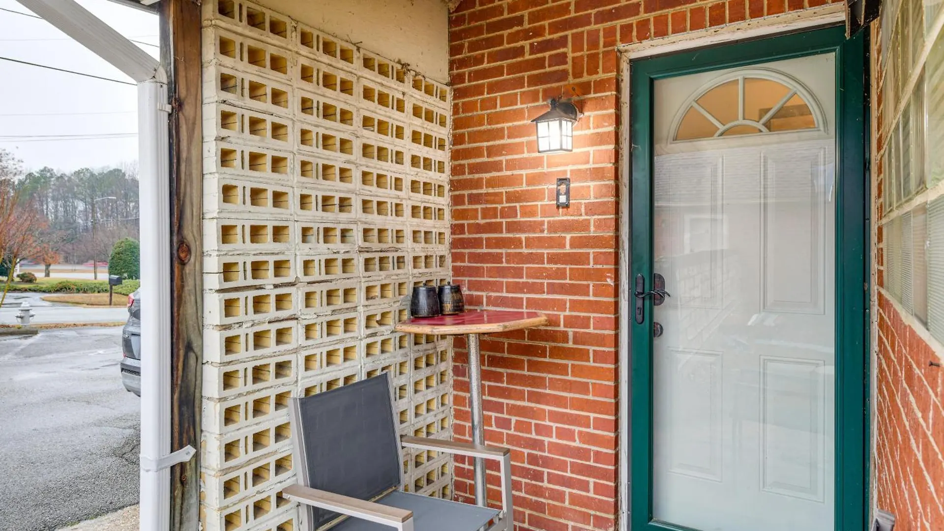 Close To Dtwn Richmond Apartment With Private Patio