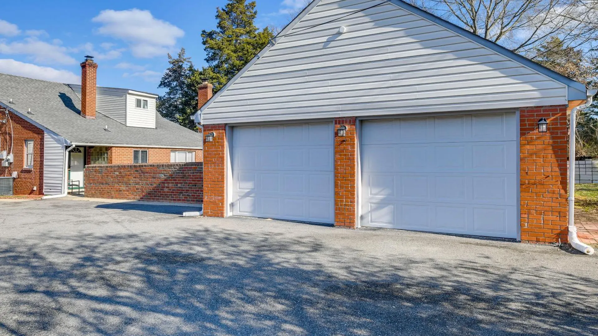 Close To Dtwn Richmond Apartment With Private Patio