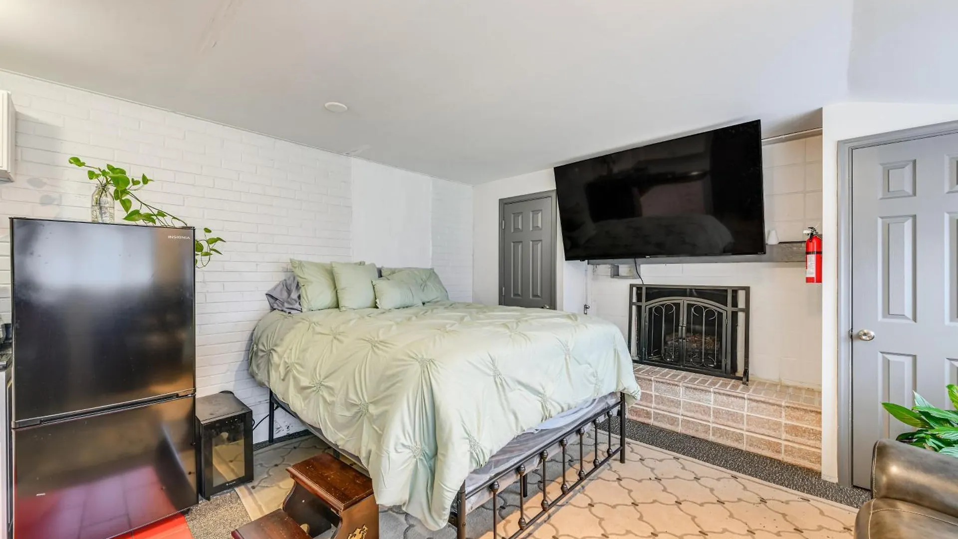 Close To Dtwn Richmond Apartment With Private Patio 0*,  United States