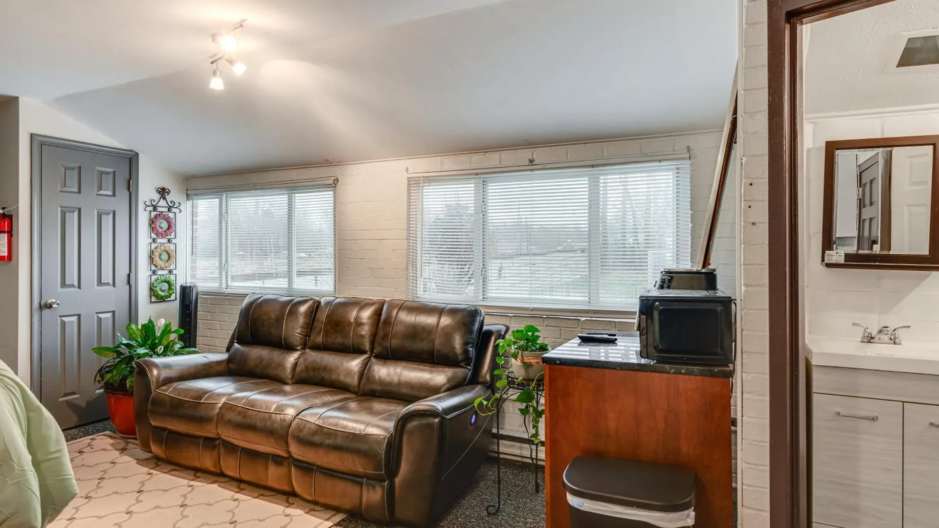 Close To Dtwn Richmond Apartment With Private Patio United States
